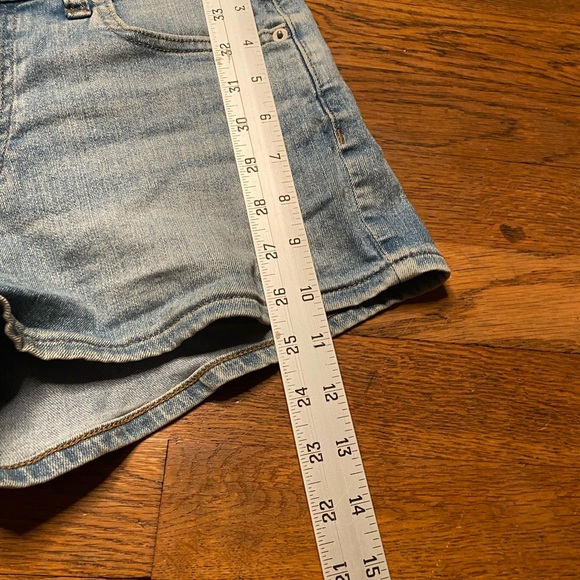 Calvin Klein Jeans women’s denim shorts - size 25 - Picture 2 of 5